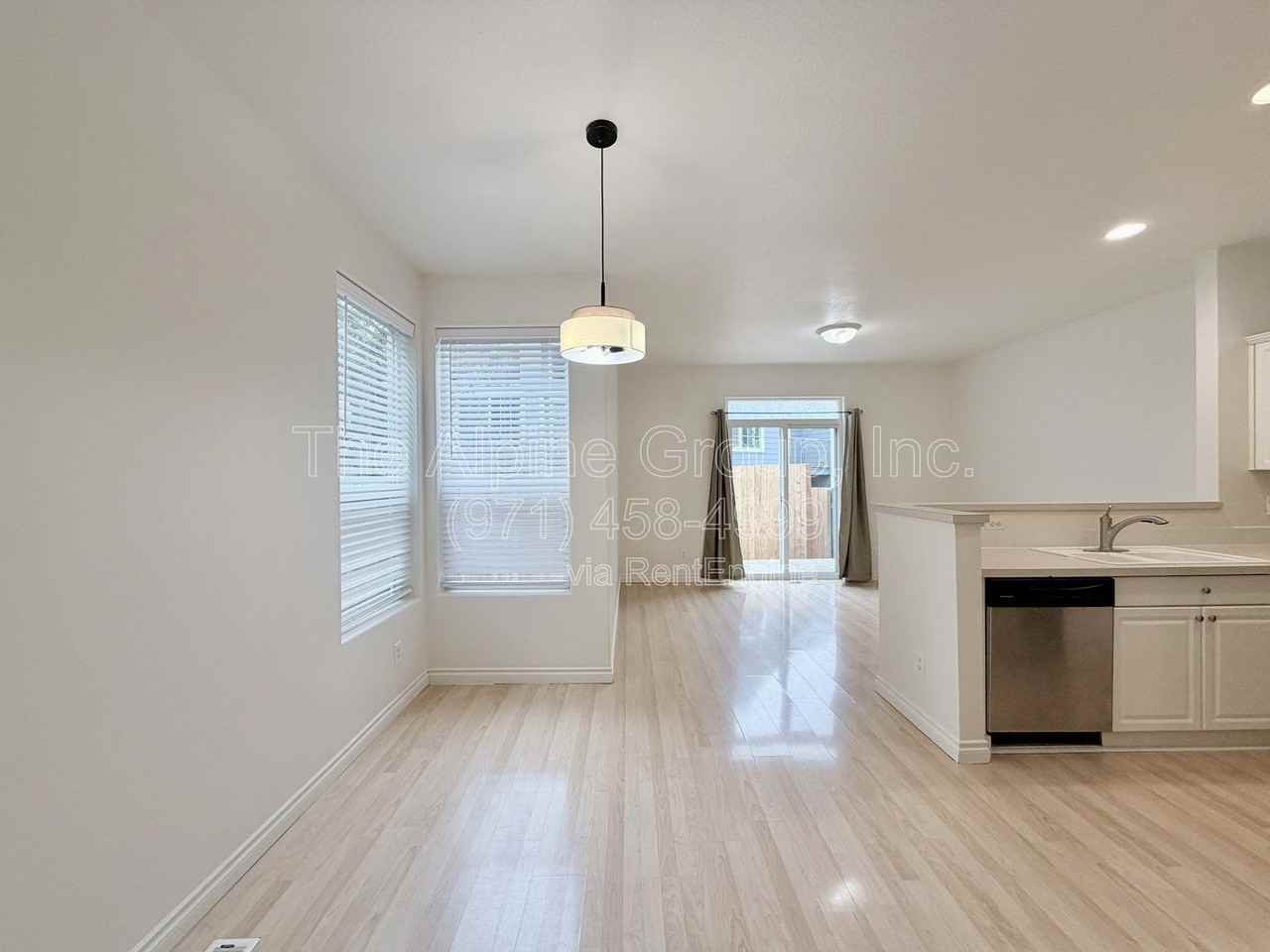 5817 Nw 174th Ave - Photo 5 of 24