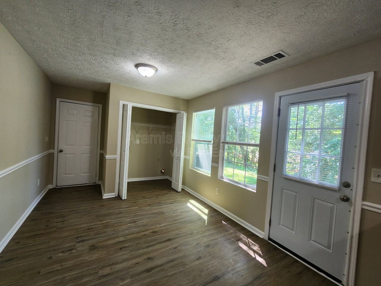 5477 Denny Dr - Photo 6 of 17