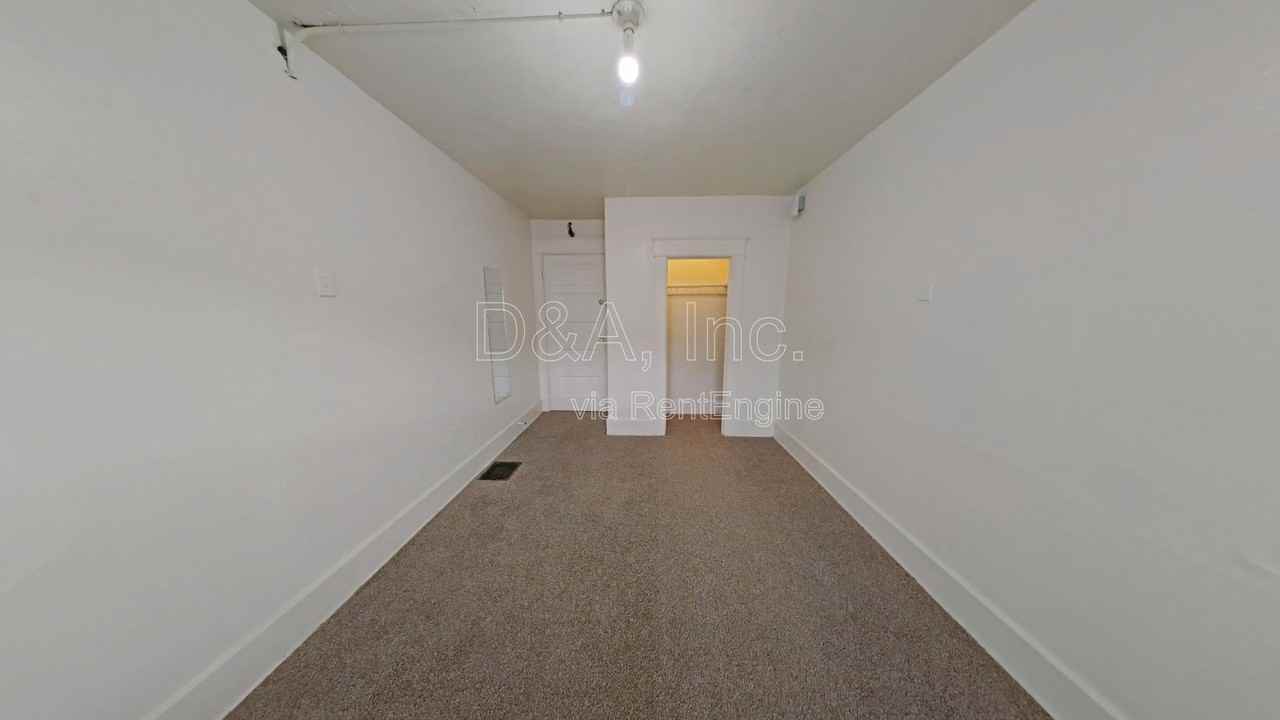242 Nw 15th St #5 - Photo 3 of 8