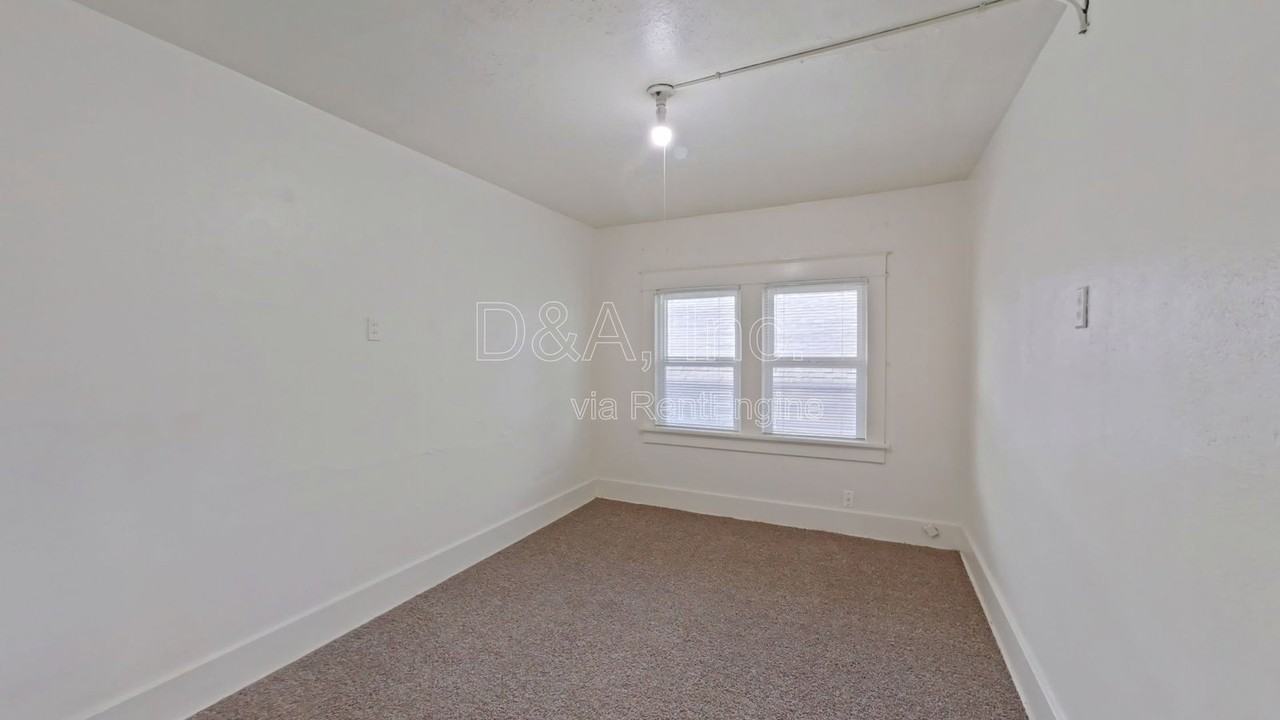 242 Nw 15th St #5 - Photo 4 of 8