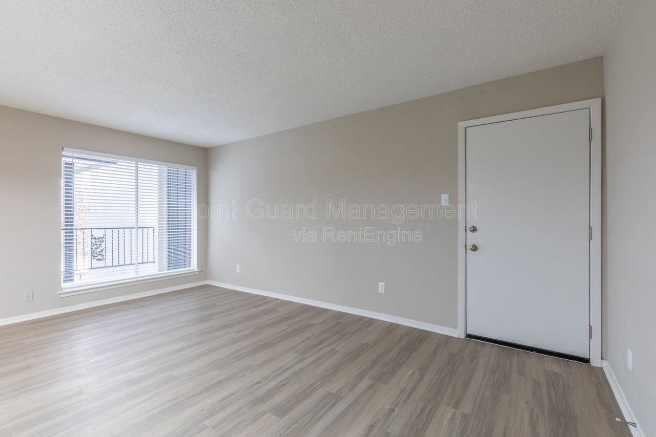 2260 Ridgmar Plz #65 - Photo 5 of 29