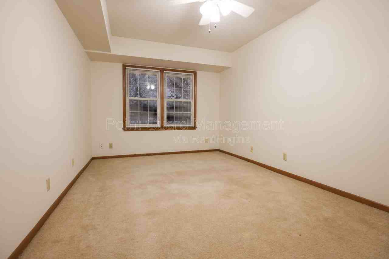 5820 Erskine St #5820-2 - Photo 4 of 16