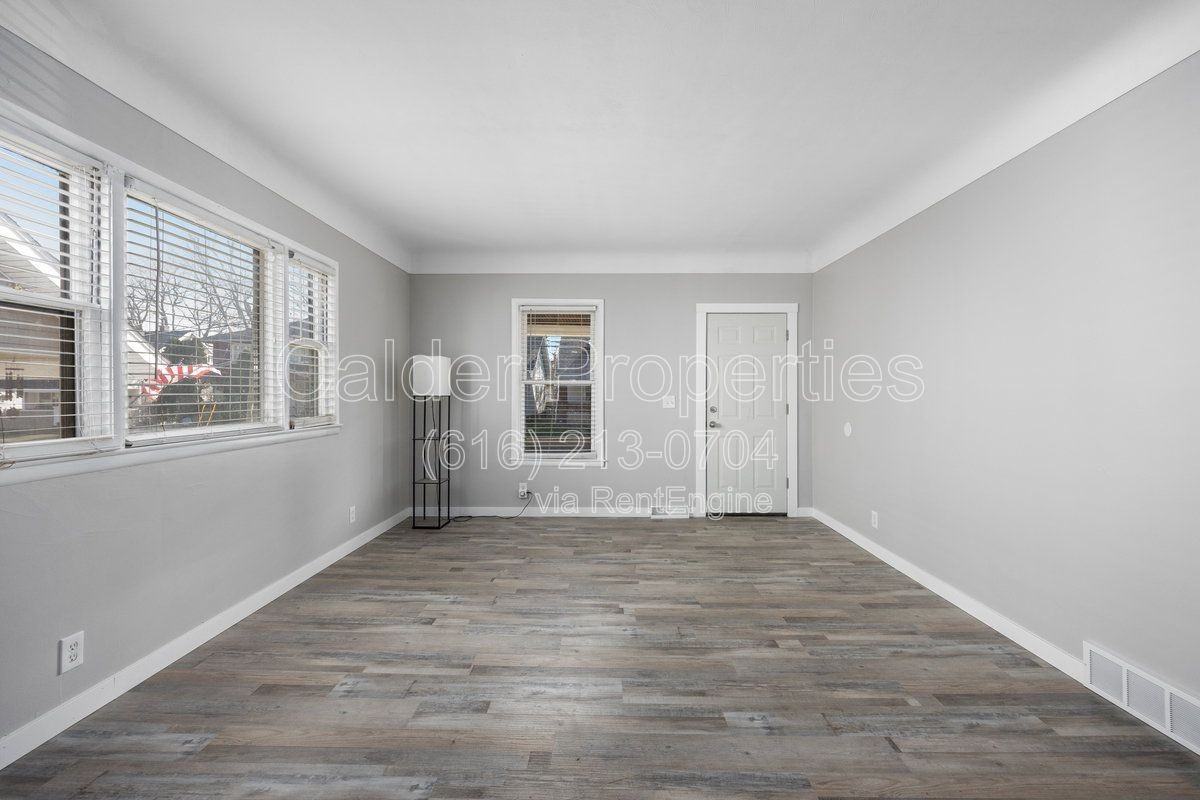 1635 Cleveland Ave Sw - Photo 5 of 40