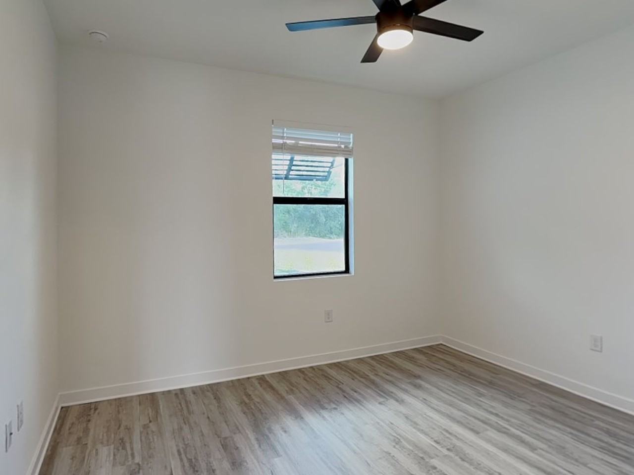 1128 Bismarck Rd - Photo 6 of 18