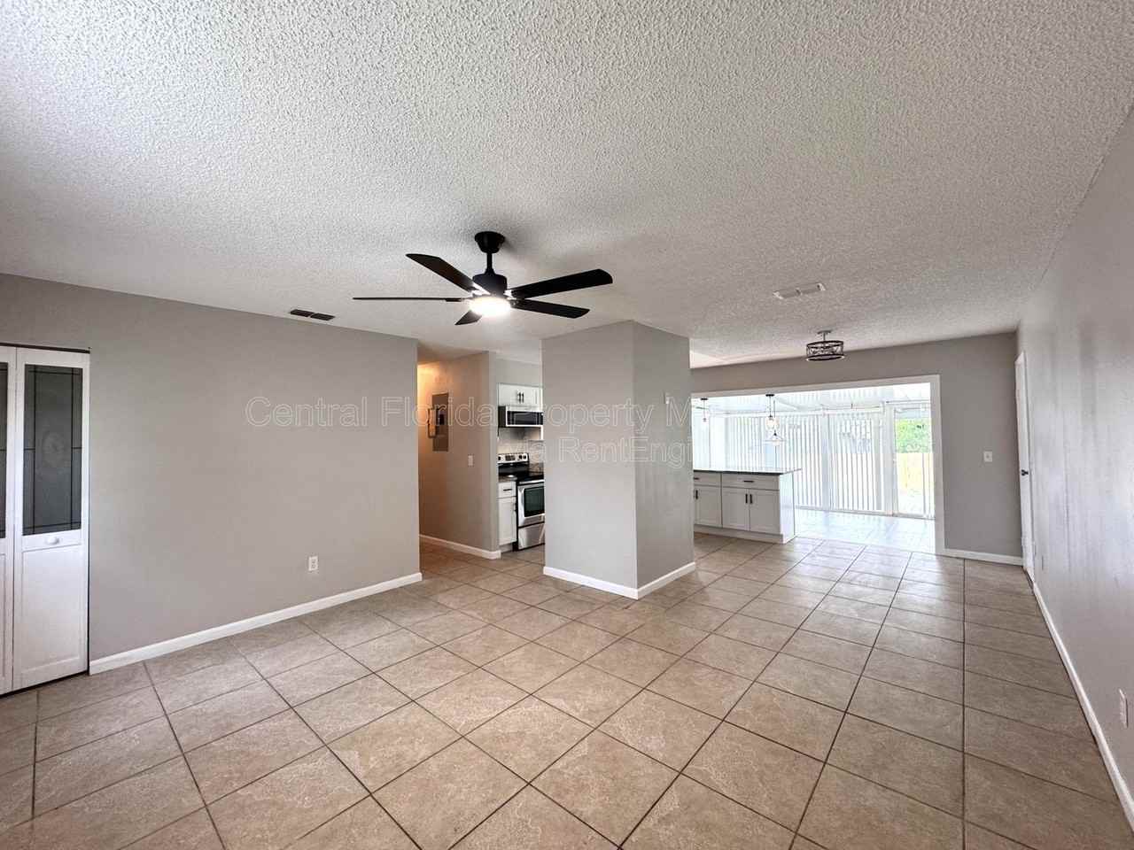 563 Fort Smith Blvd - Photo 7 of 26