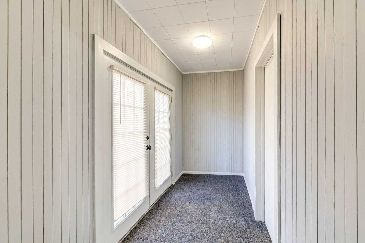 3633 Shores Dr - Photo 2 of 32