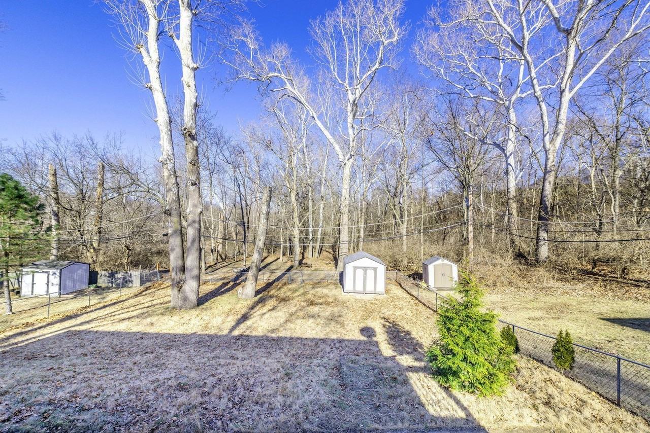 3633 Shores Dr - Photo 6 of 32