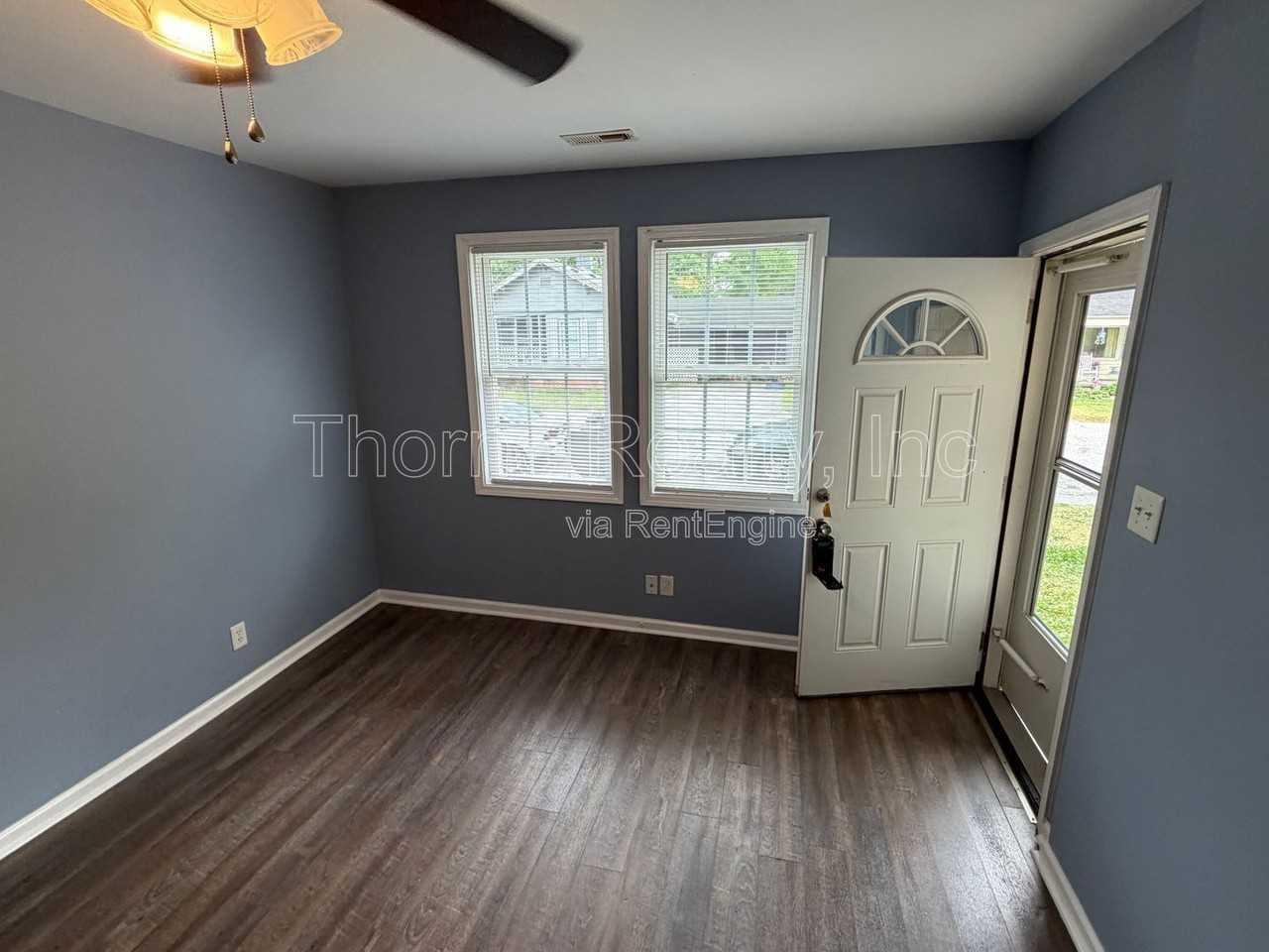 704 Pinehaven Dr - Photo 3 of 13