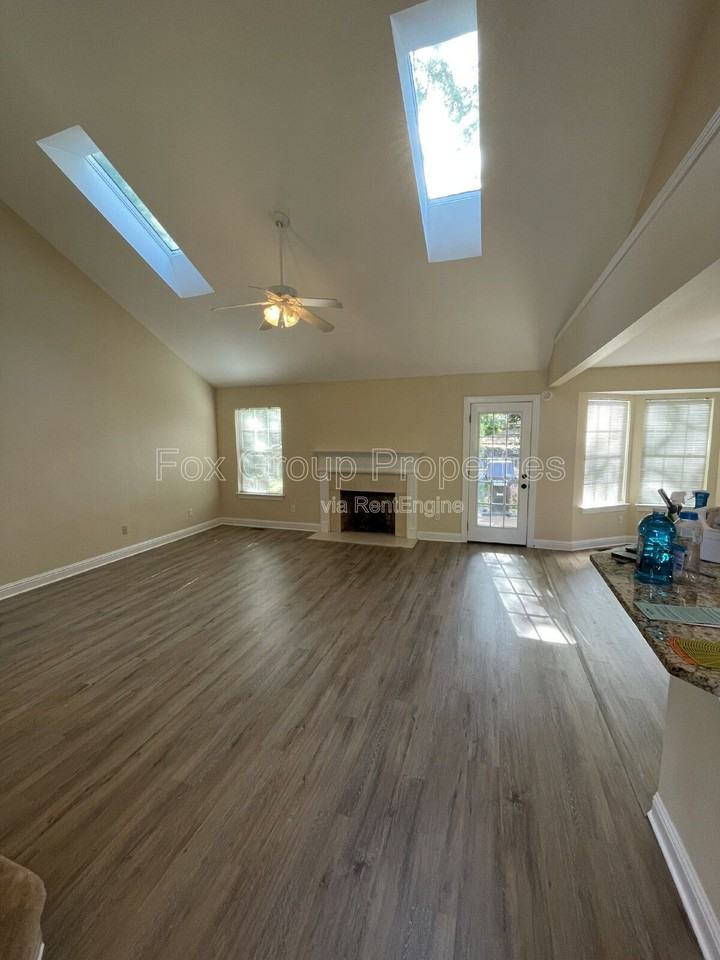 20329 Berry Cir - Photo 3 of 28