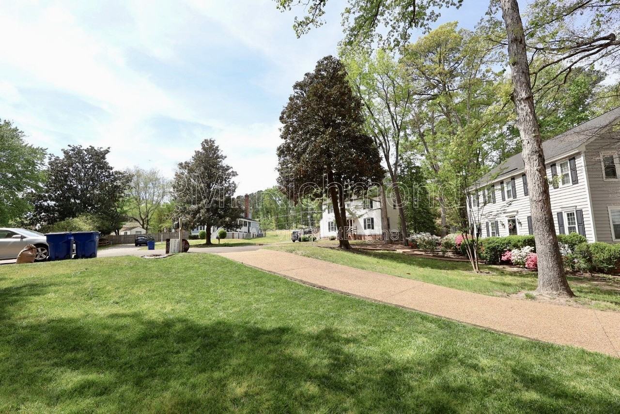 10502 Crowncrest Ct - Photo 5 of 41