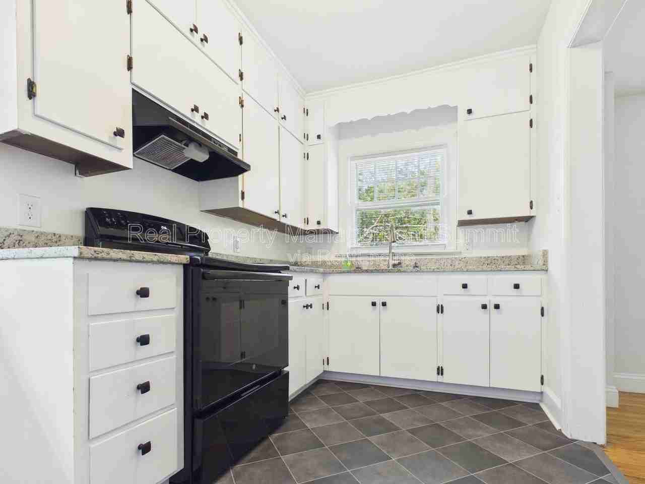 625 Alleghany Ave #3 - Photo 4 of 10