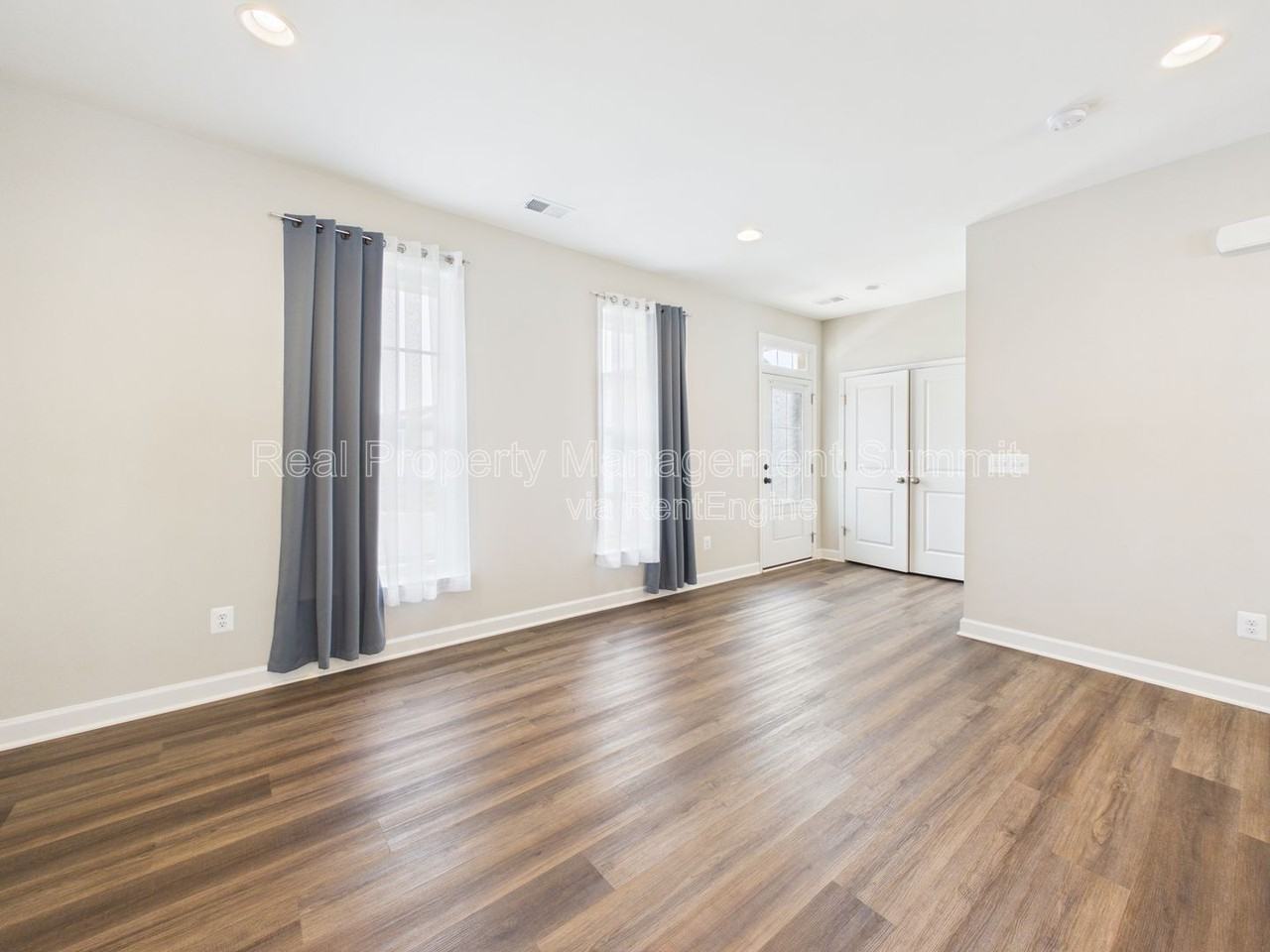 3284 Charleston Blvd - Photo 2 of 27