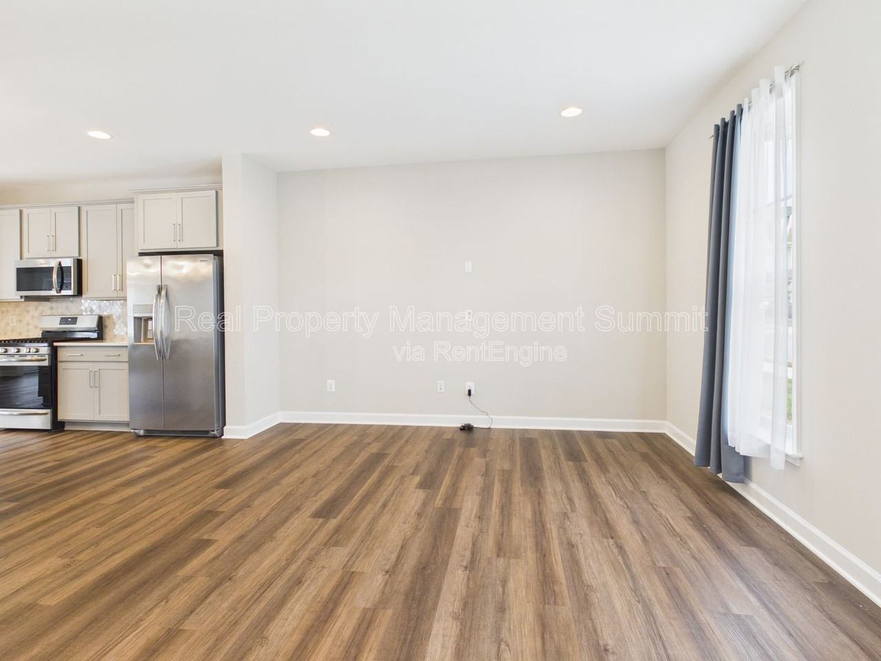 3284 Charleston Blvd - Photo 4 of 27