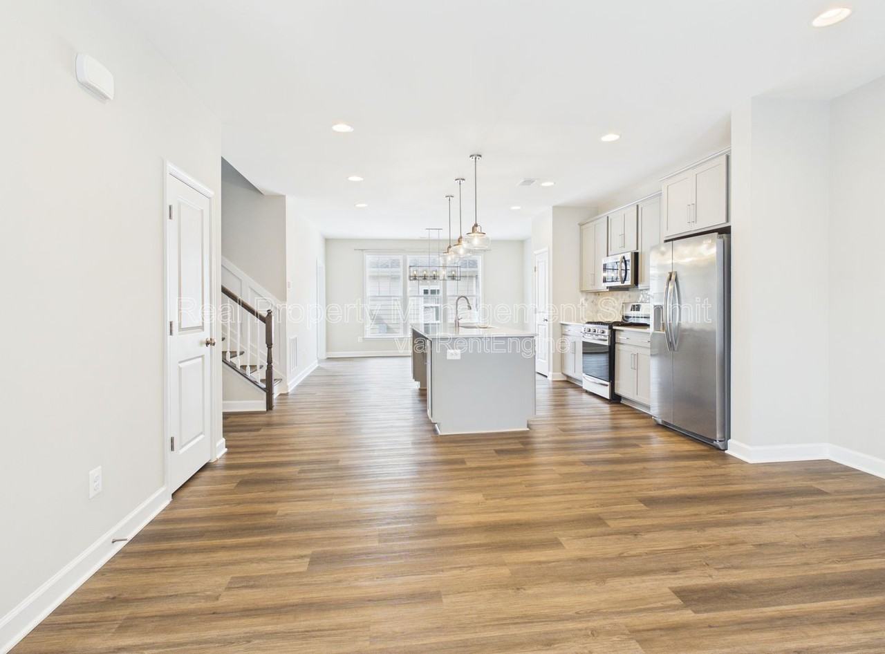 3284 Charleston Blvd - Photo 5 of 27