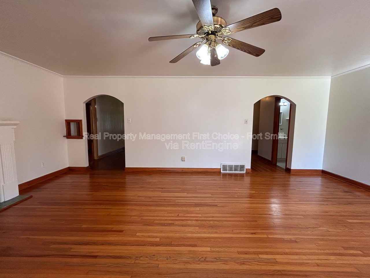 1306 S 41st St - Photo 3 of 38