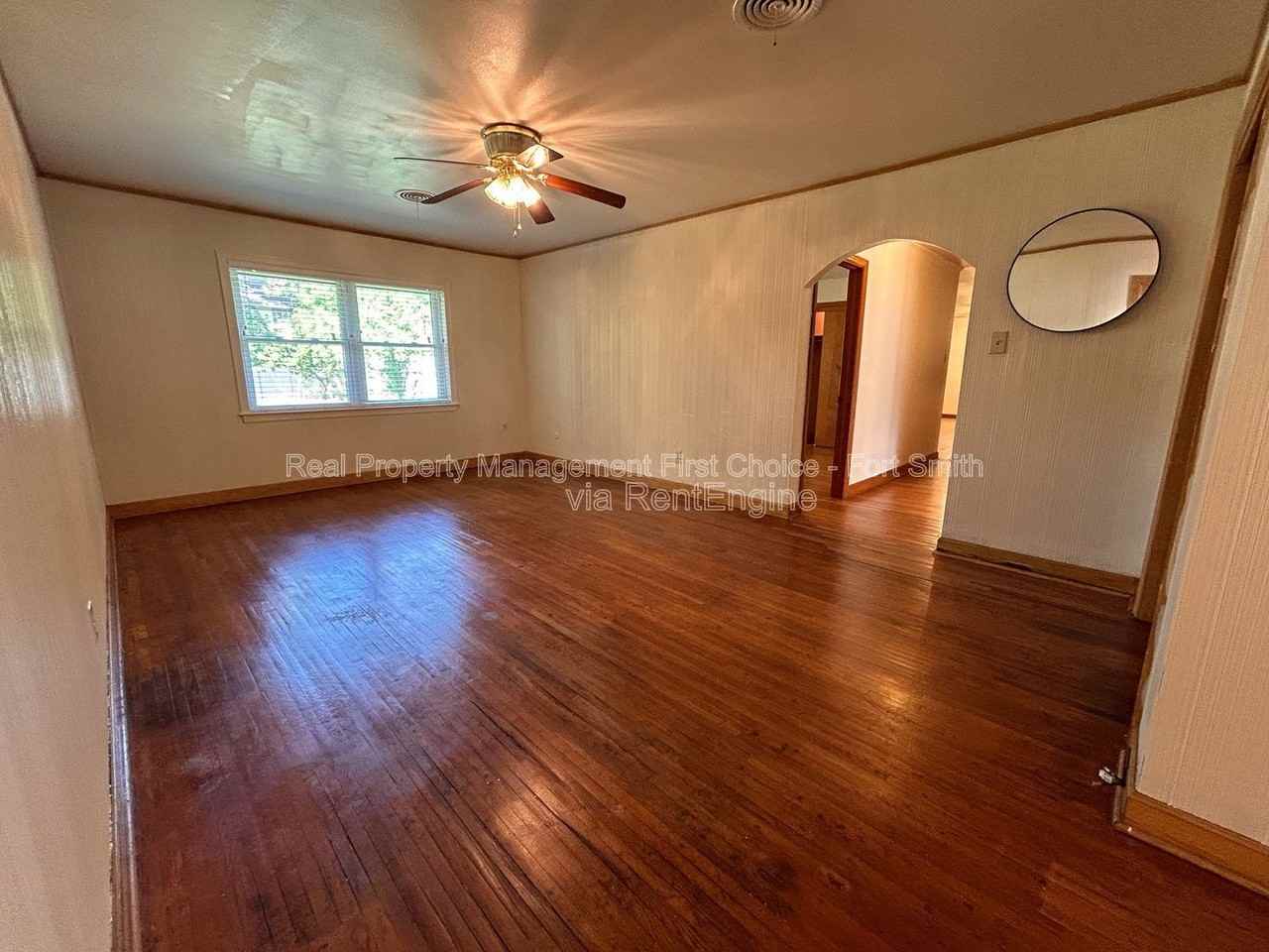 1306 S 41st St - Photo 4 of 38