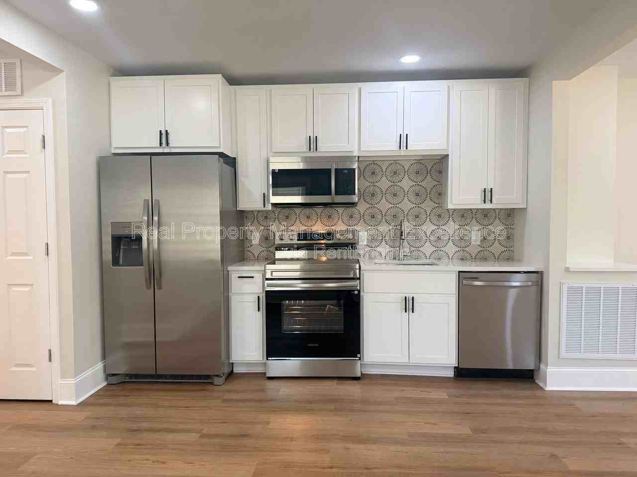 114 E Club Blvd #A - Photo 7 of 19
