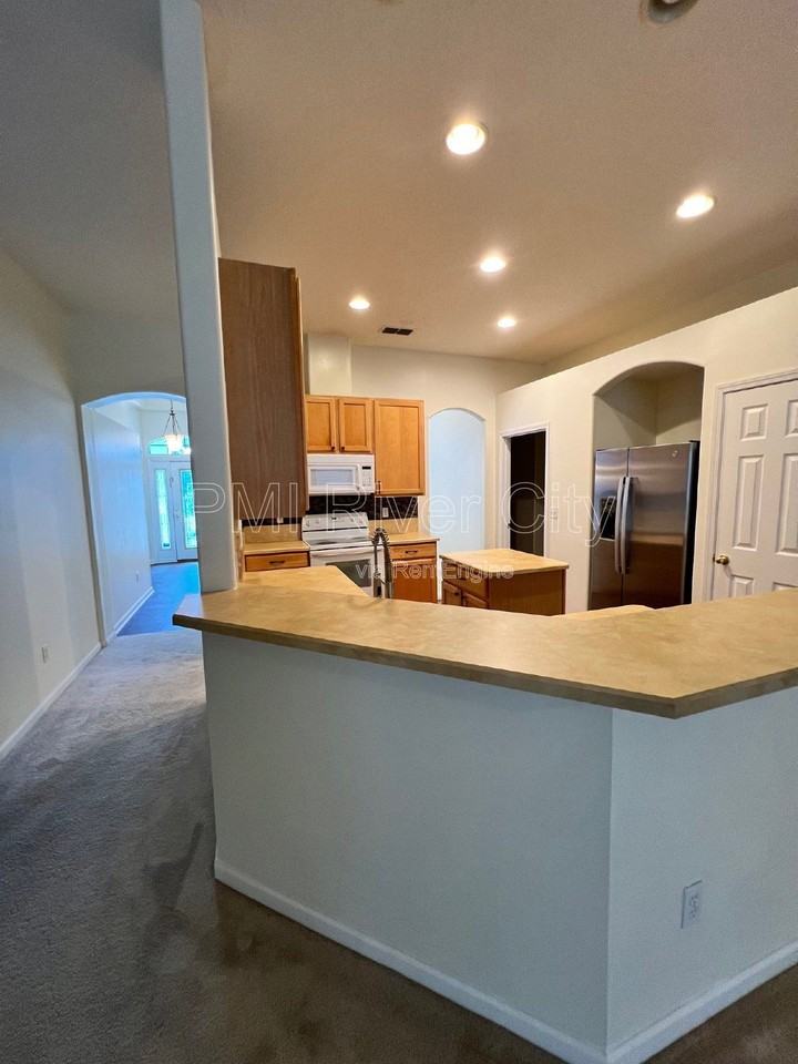 2480 Ridge Will Dr - Photo 2 of 39