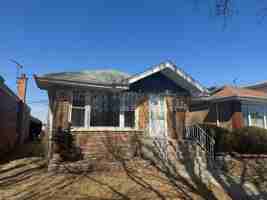 featured image of 2810 W 83rd St