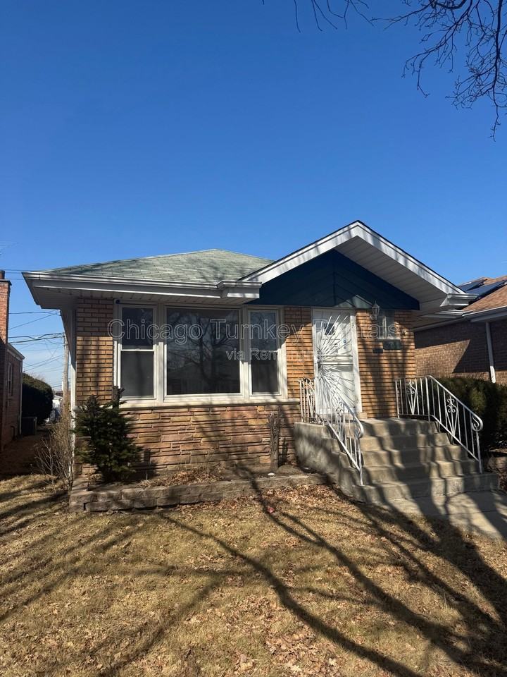 2810 W 83rd St - Photo 3 of 23