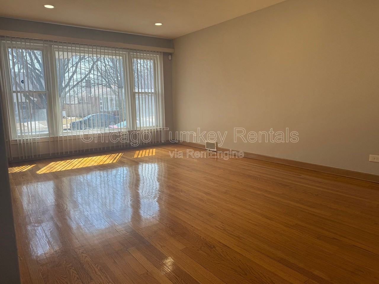 2810 W 83rd St - Photo 4 of 23