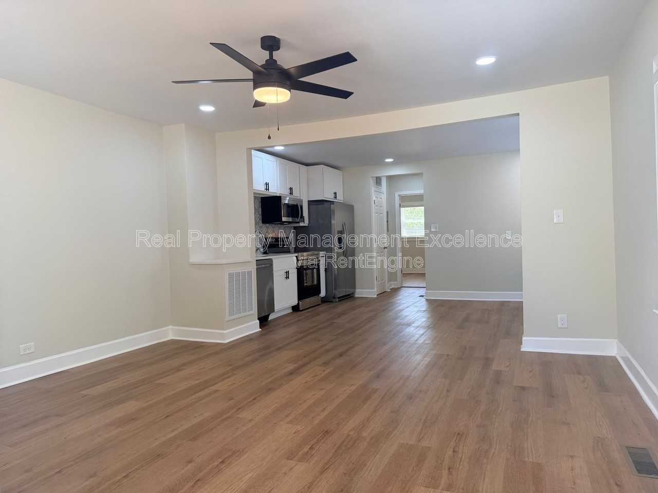 114 E Club Blvd #B - Photo 3 of 17