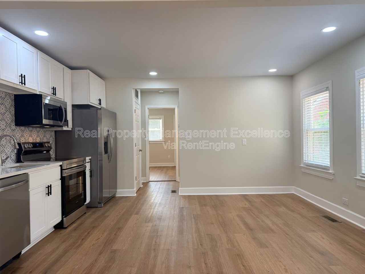 114 E Club Blvd #B - Photo 6 of 17
