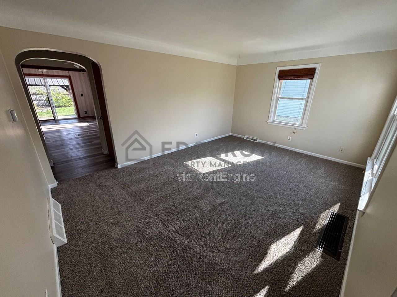 901 Cricklewood St Sw - Photo 4 of 13