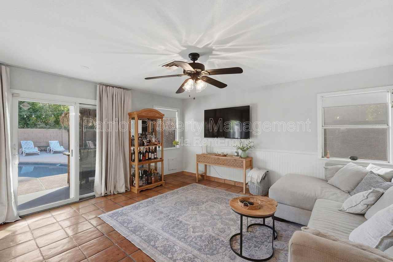 12238 S 45th St - Photo 7 of 36