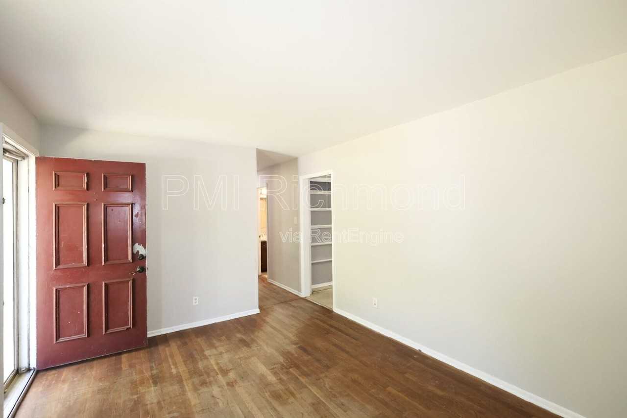 2605 Seacliff Cir - Photo 6 of 25