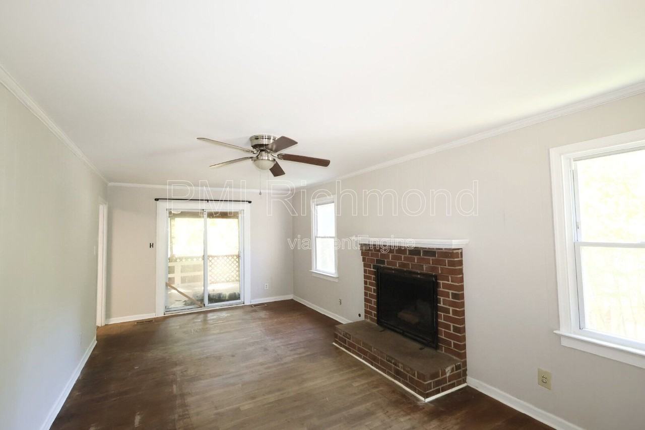 2605 Seacliff Cir - Photo 7 of 25