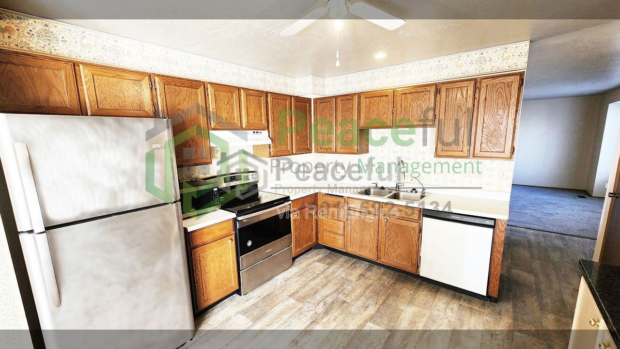 1129 W 2450 N - Photo 7 of 25