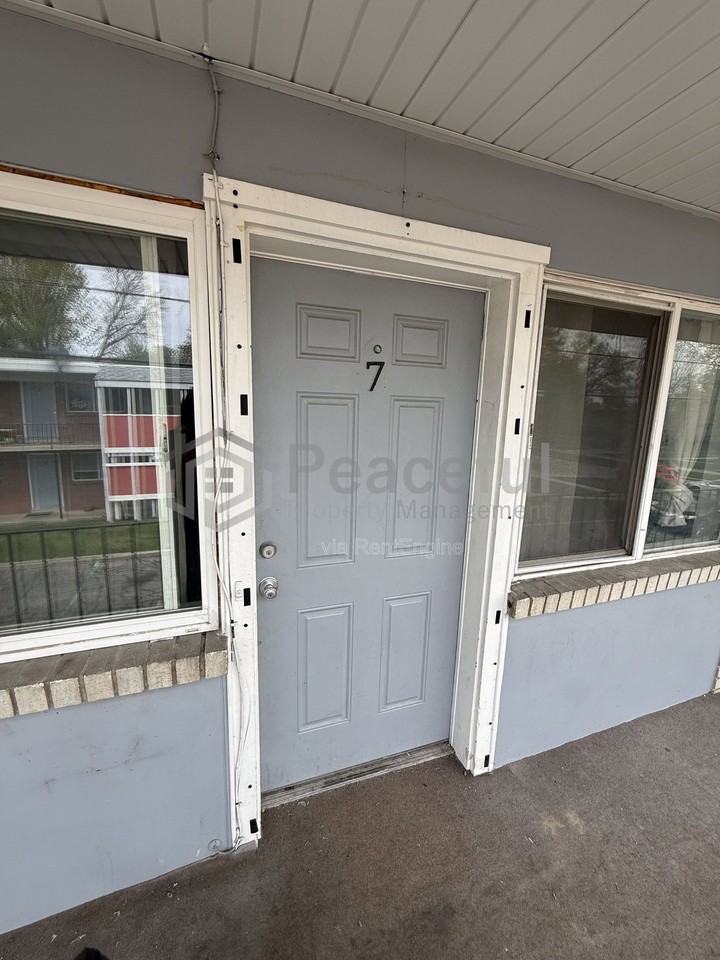 747 S 800 E #7 - Photo 2 of 15