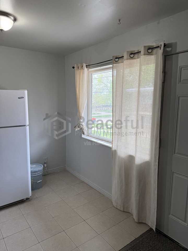 747 S 800 E #7 - Photo 7 of 15