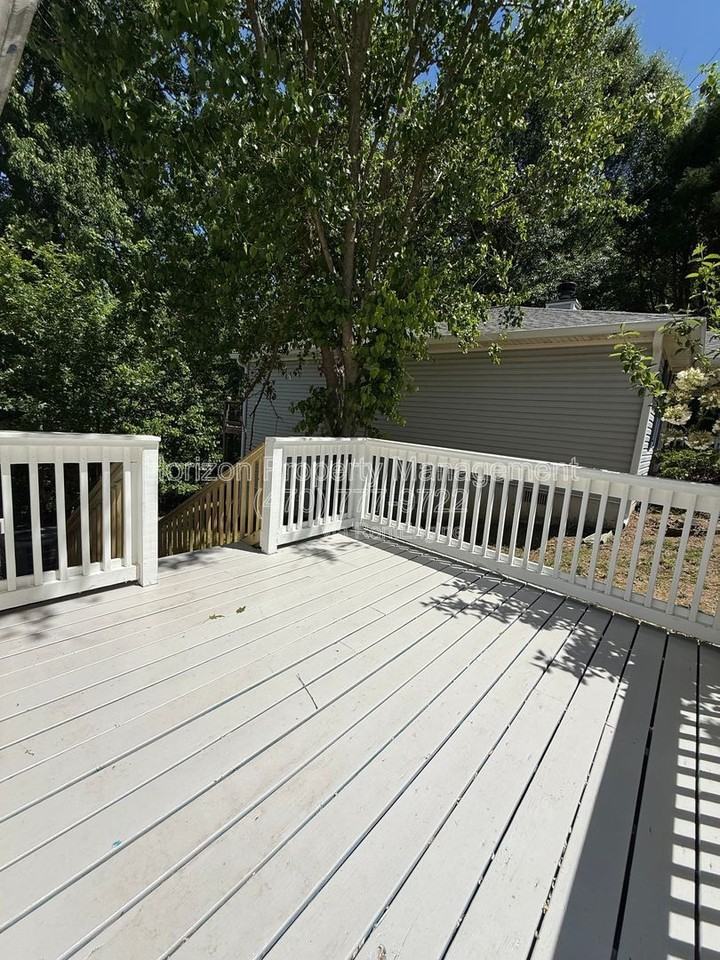 9170 Horseshoe Bnd - Photo 2 of 21