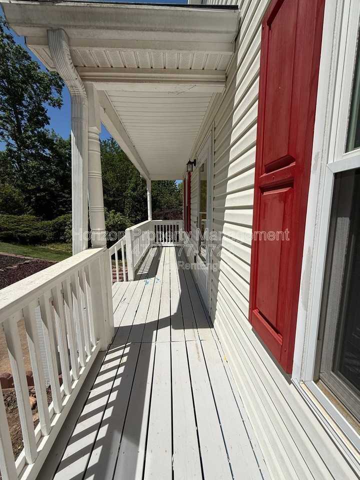 9170 Horseshoe Bnd - Photo 3 of 21