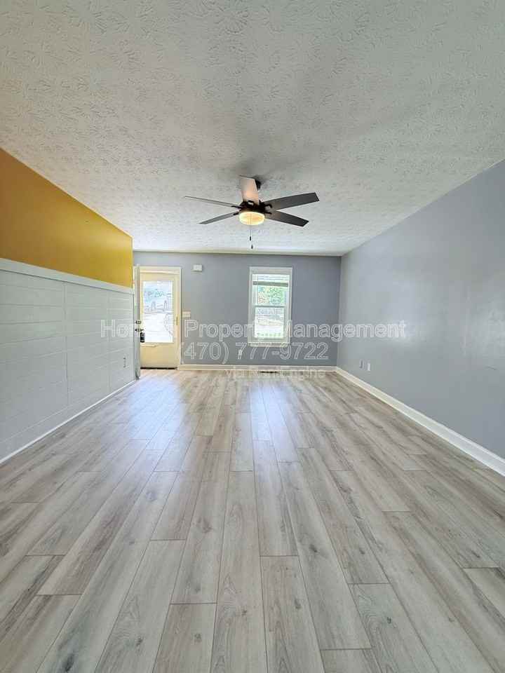 9170 Horseshoe Bnd - Photo 4 of 21