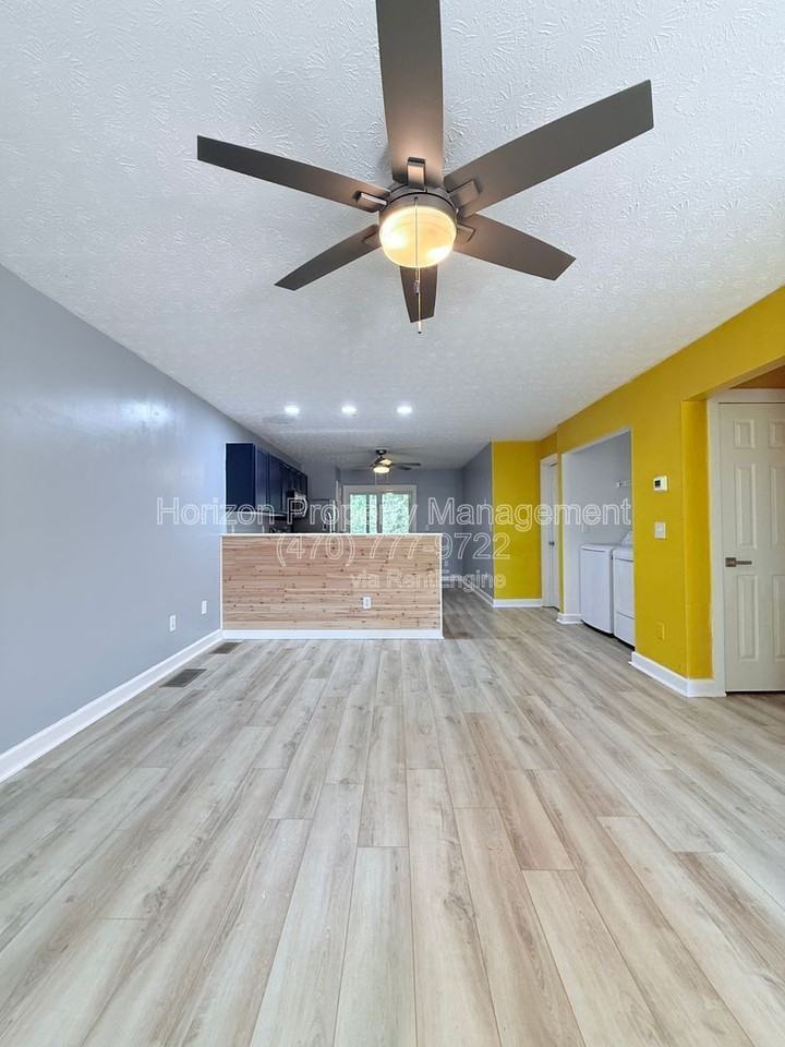 9170 Horseshoe Bnd - Photo 5 of 21