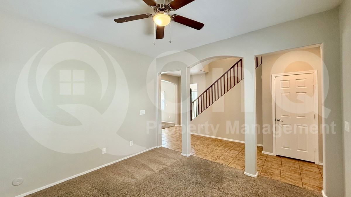 4677 E Laurel Ave - Photo 2 of 28