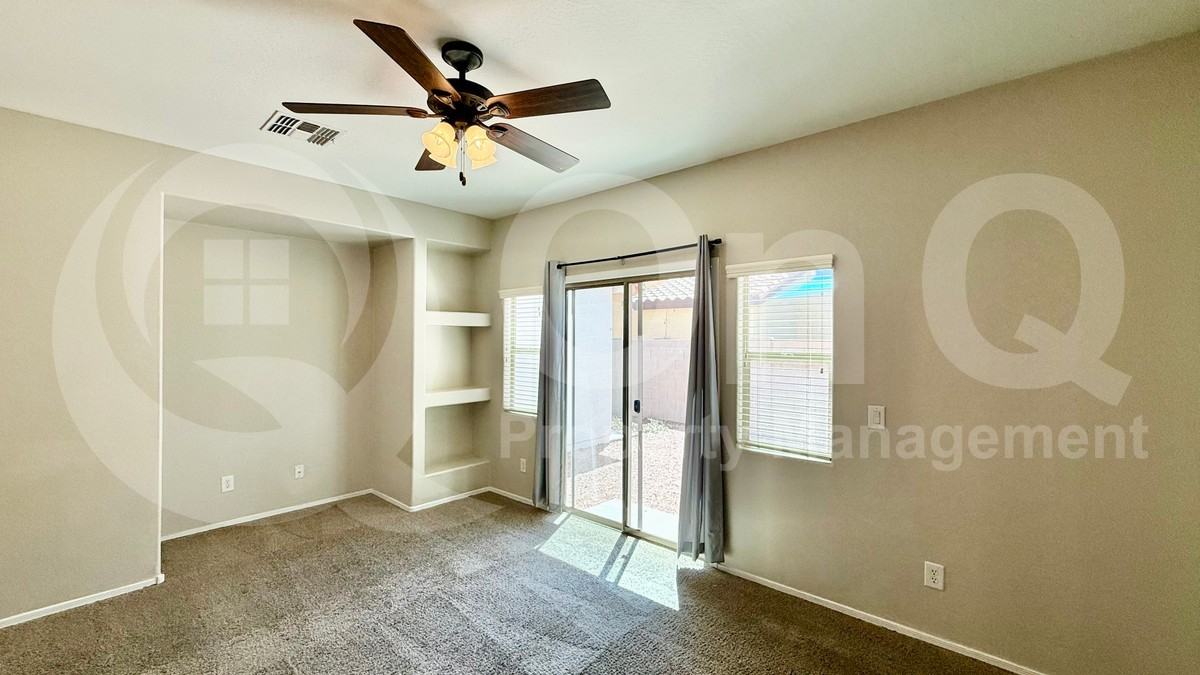 4677 E Laurel Ave - Photo 4 of 28