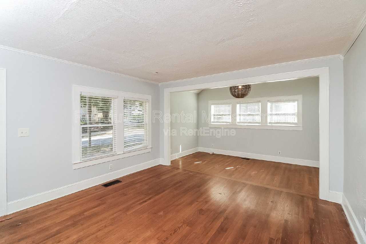 371 Haas Ave Se - Photo 4 of 16