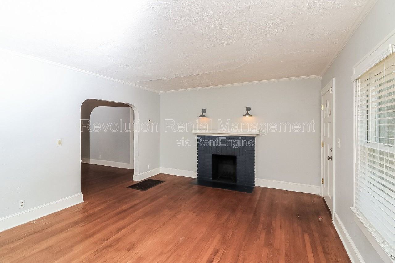 371 Haas Ave Se - Photo 6 of 16