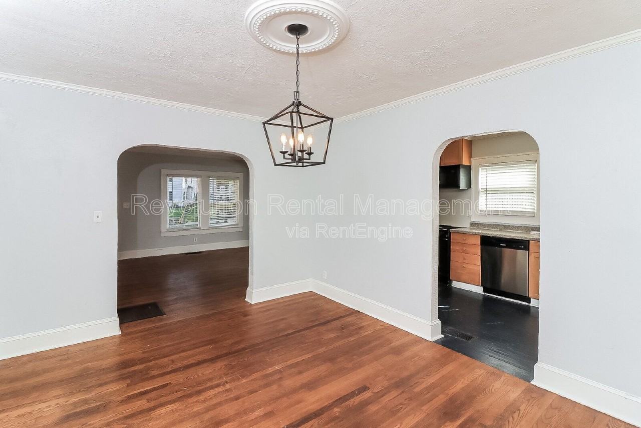 371 Haas Ave Se - Photo 7 of 16