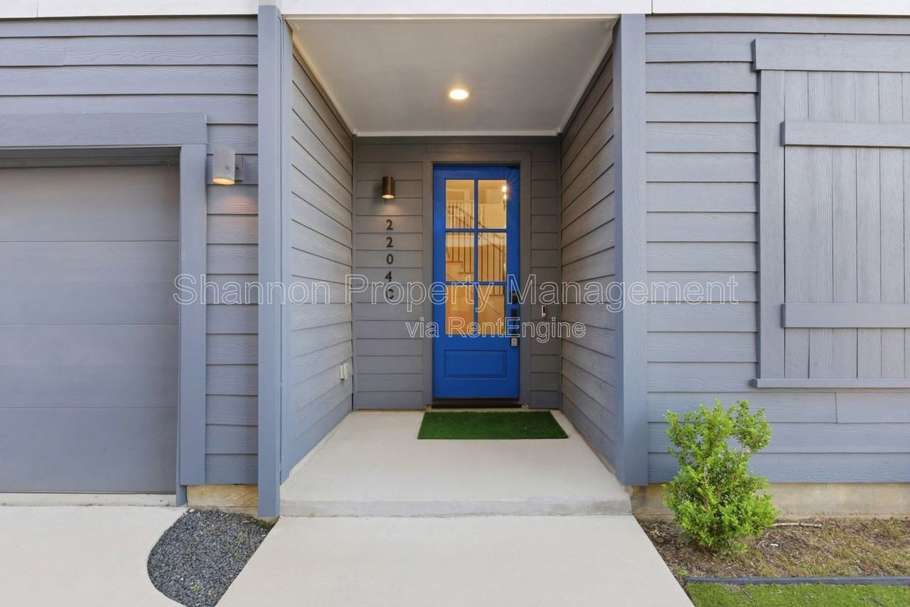 2204 Lou Ellen Ln #C - Photo 2 of 44