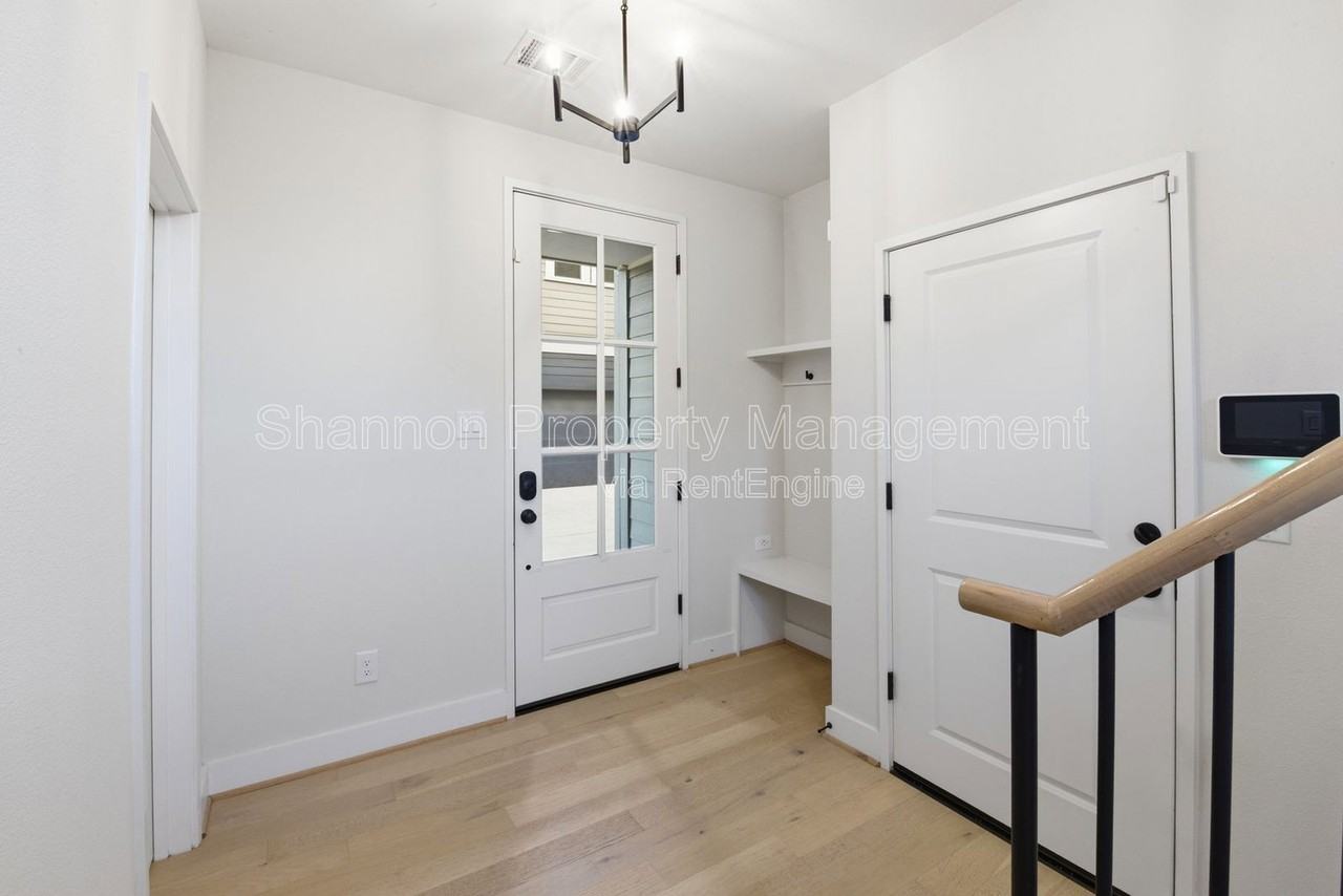 2204 Lou Ellen Ln #C - Photo 4 of 44