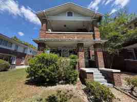 featured image of 2309 College St