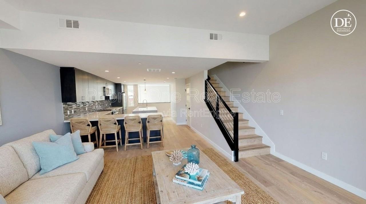 3135 Hugo St - Photo 2 of 23