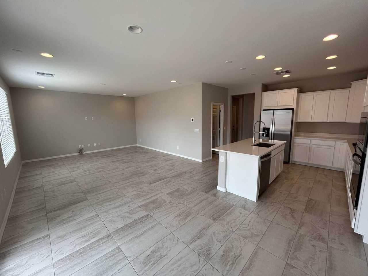 17615 W San Juan Ave - Photo 6 of 25