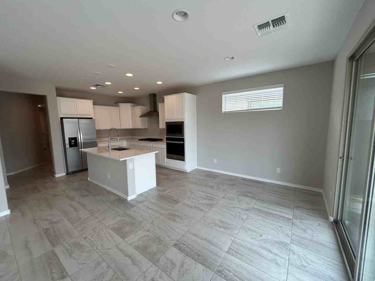 17615 W San Juan Ave - Photo 7 of 25