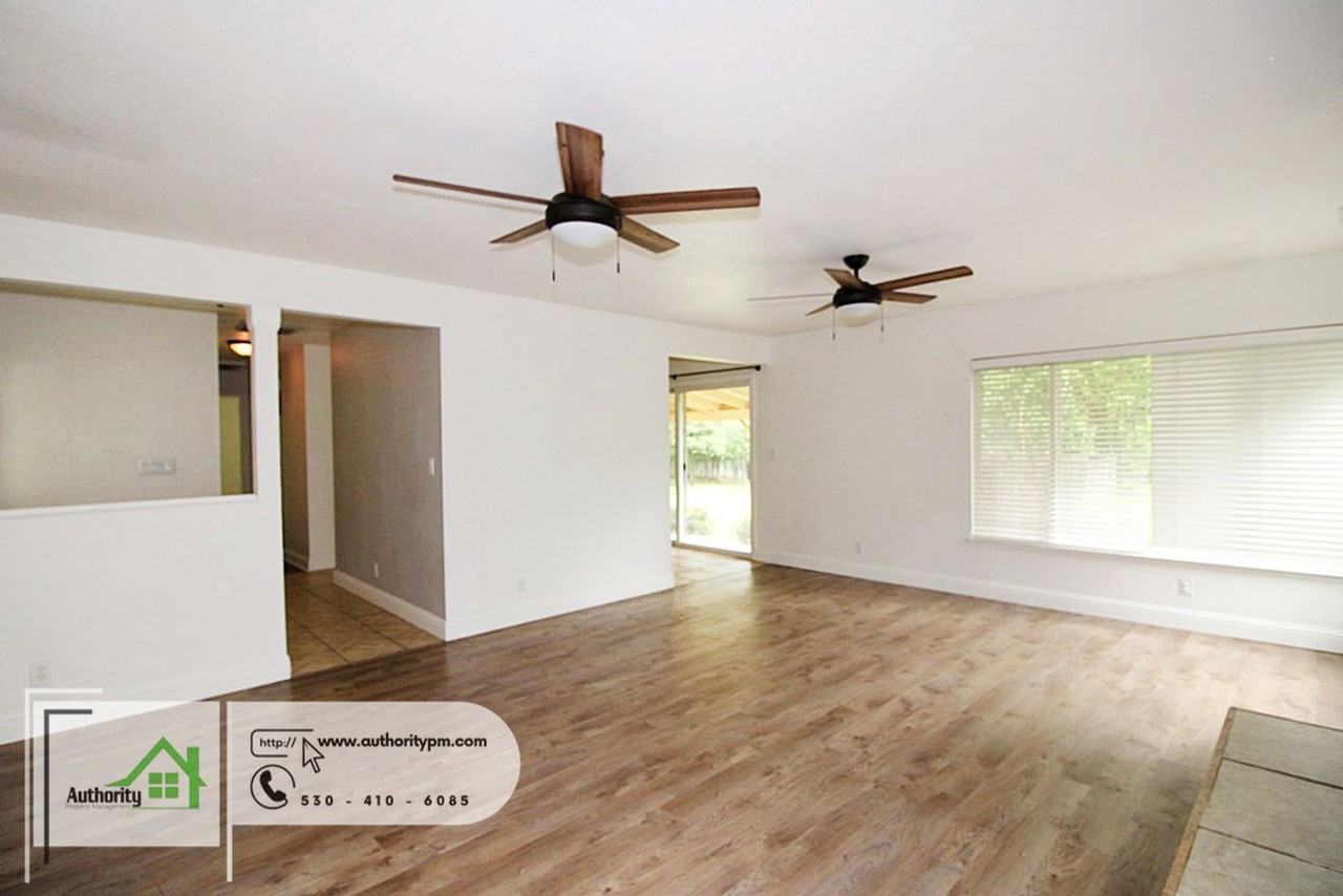 2390 North Dr - Photo 6 of 26